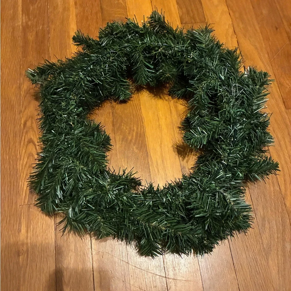15” Holiday Wreath